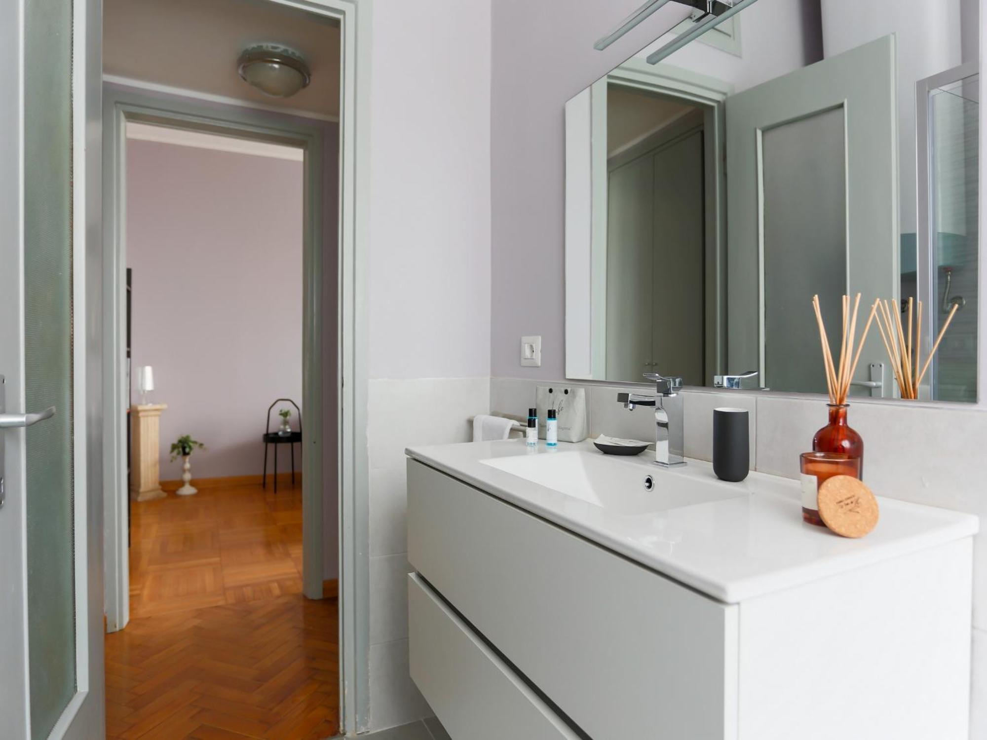 The Best Rent - Spacious One-Bedroom Apartment In Moscova District Мілан Екстер'єр фото